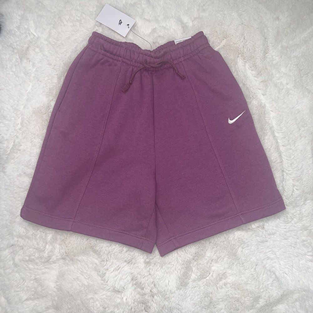 Women's Extra Small Sportswear Essential High Rise Fleece Shorts DM6123